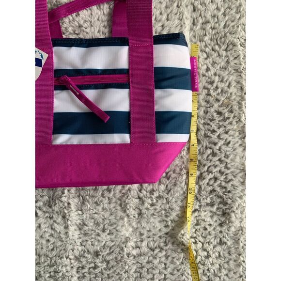 Microban Insulated Tote *Final Price*
12.5 x 5.5 x 9.75 - Picture 4 of 5